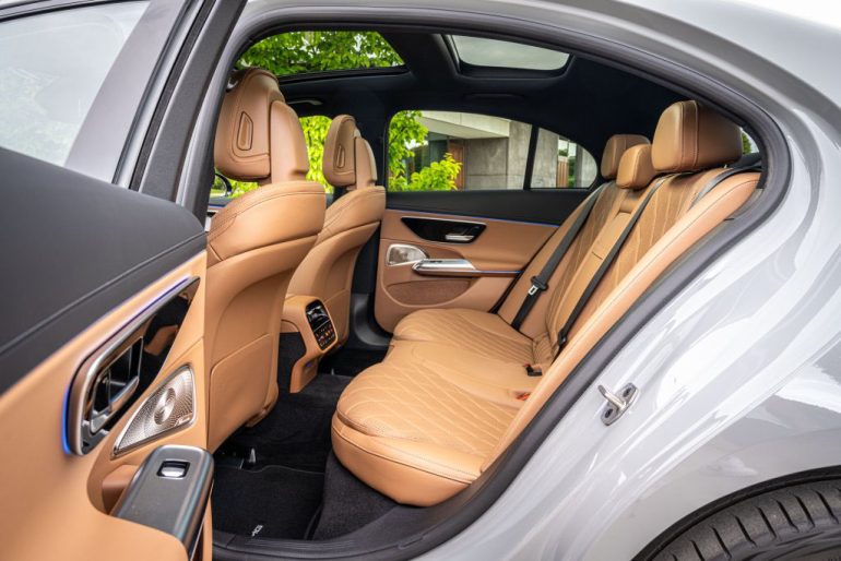 2027 mercedes-benz e-class back seats