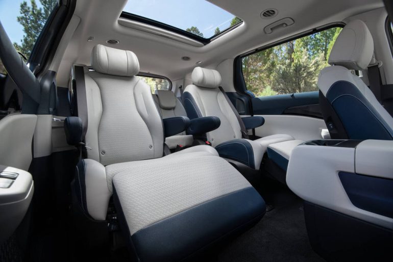 2027 Kia Carnival Hybrid second row seats