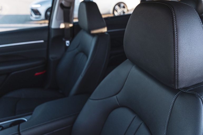 2027 hyundai sonata hybrid front seats
