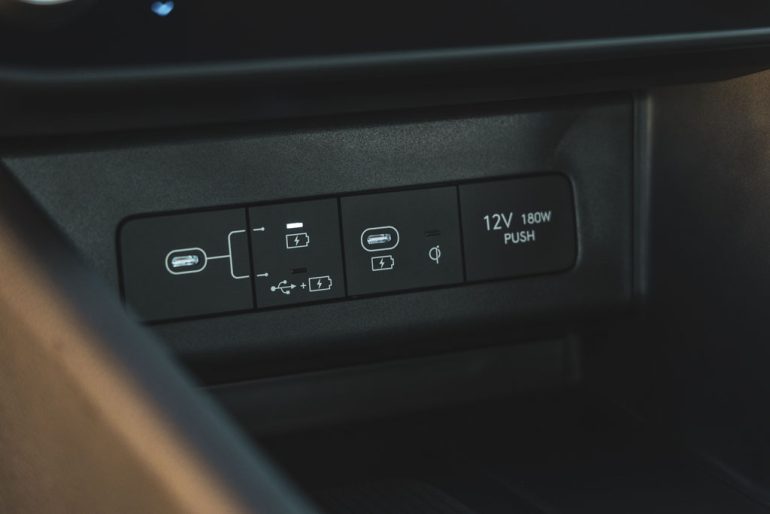 2027 hyundai sonata hybrid usb ports