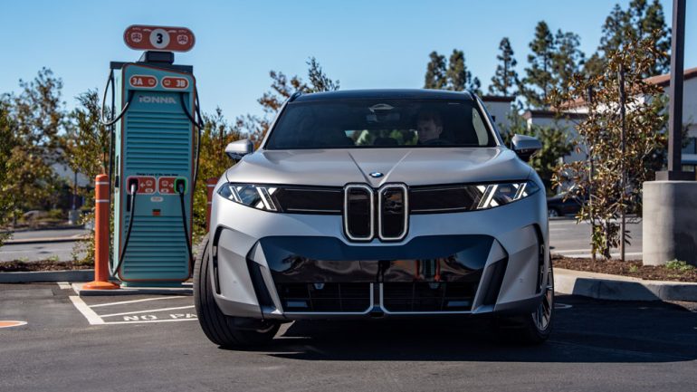 BMW iX5 60 xDrive Shows Off Incredible 460-kW Fast Charging That Adds 170 Miles of Range in Just 10 Minutes